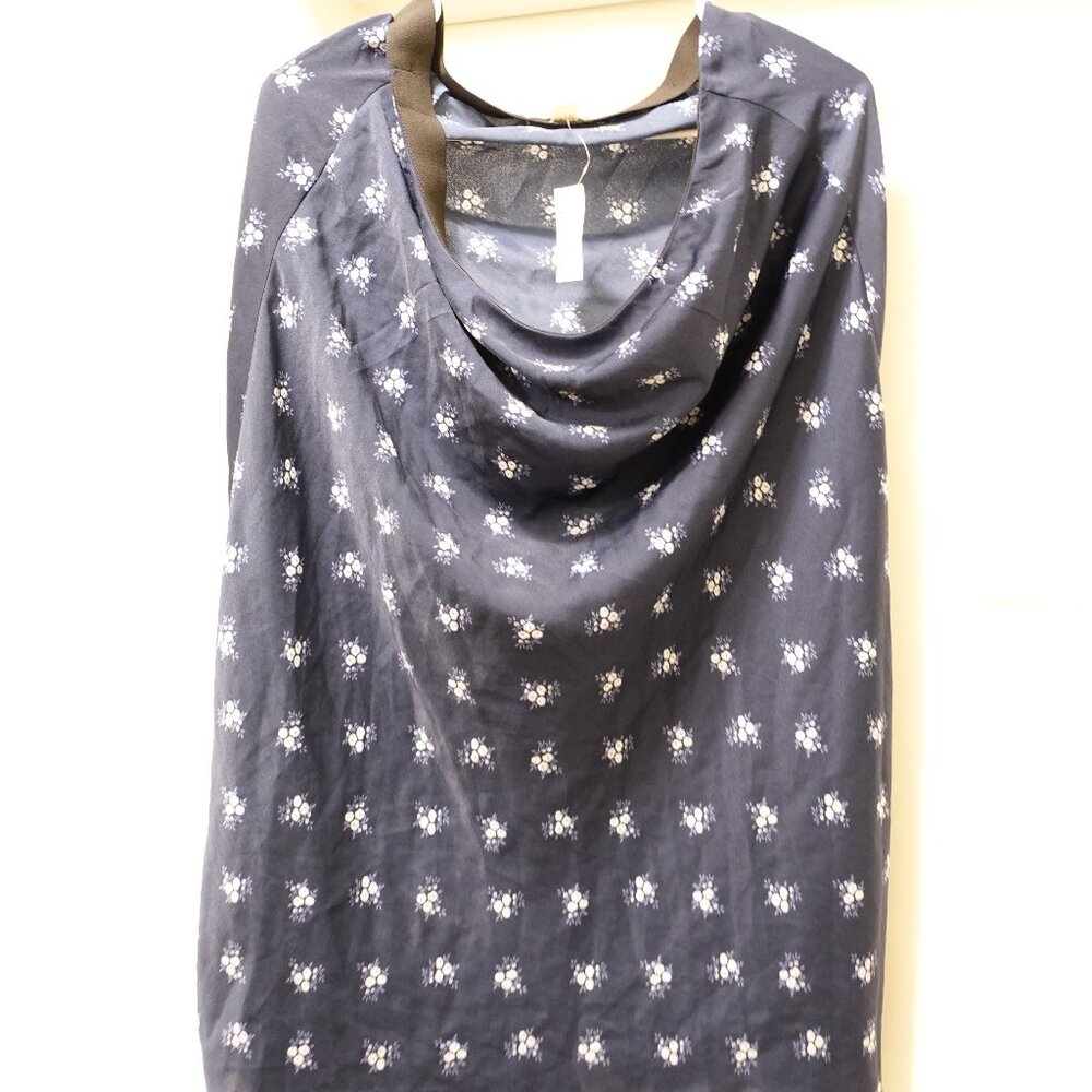 NWT woman skirt. Size XL.